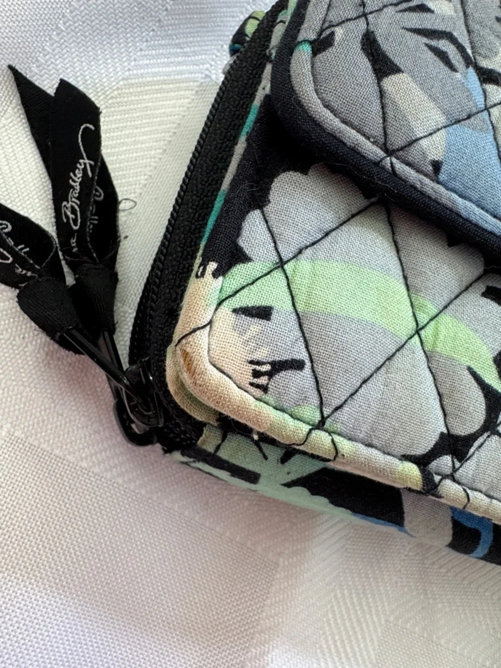 Vera Bradley Quilted Floral Zip Wallet Clutch.